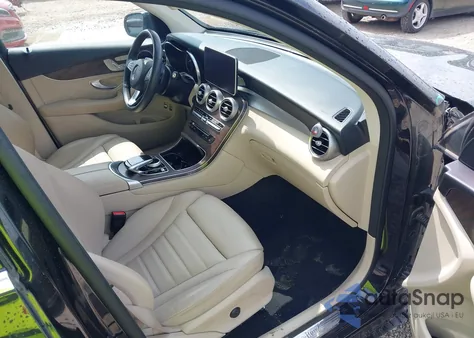 2019 Mercedes-Benz Glc 350E 4Matic z USA, uszkodzony, nr VIN WDC0G5EB3KF578400